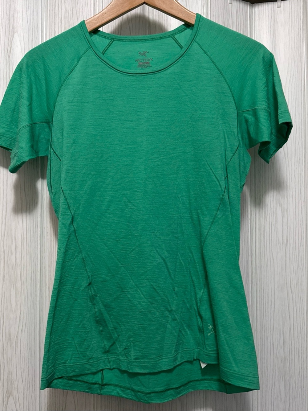 Arc'teryx Women's Emerald Green Short Sleeve Tech Tee size Small